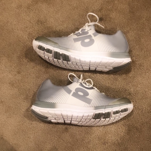 Reebok Women's Z-Pump Fusion Running Shoe - Picture 8 of 11